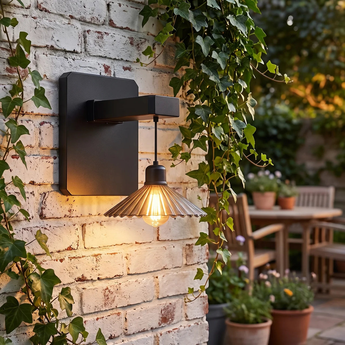Solar Outdoor Wall Lamp Retro Light